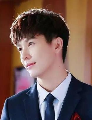 段承轩资料,才华横溢的年轻才俊，成就非凡的人生轨迹