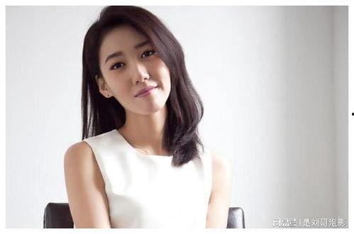 女演员高露,从青涩校园到璀璨荧屏，演绎人生百态