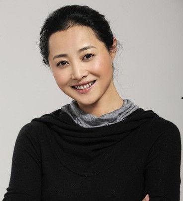 向燕妮个人资料,才华横溢的艺术家与慈善家